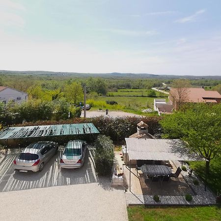 Apartman Luna Sveti Lovrec Pazenaticki Luaran gambar