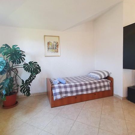 Apartman Luna Sveti Lovrec Pazenaticki Luaran gambar