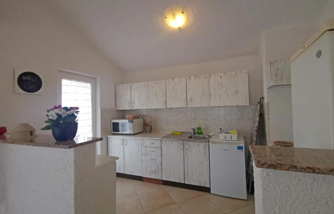 Apartman Luna Sveti Lovrec Pazenaticki Luaran gambar