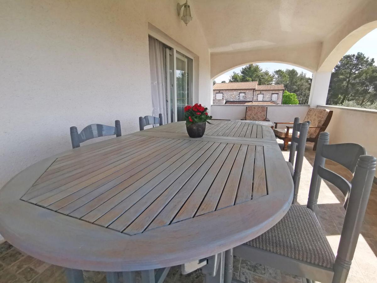 Apartman Luna Sveti Lovrec Pazenaticki Luaran gambar