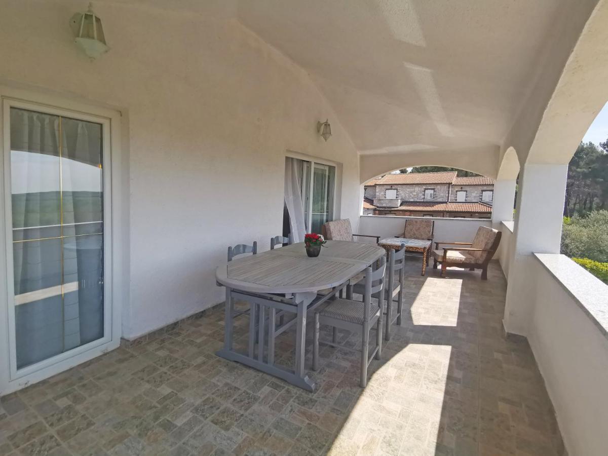Apartman Luna Sveti Lovrec Pazenaticki Luaran gambar