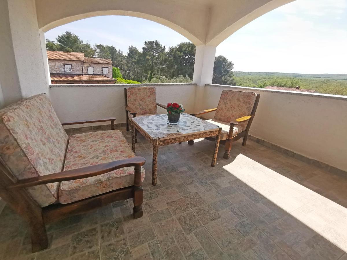 Apartman Luna Sveti Lovrec Pazenaticki Luaran gambar