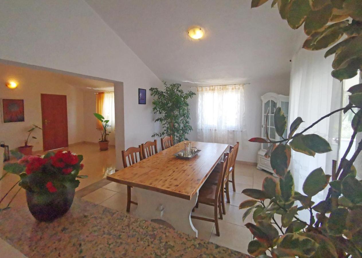 Apartman Luna Sveti Lovrec Pazenaticki Luaran gambar